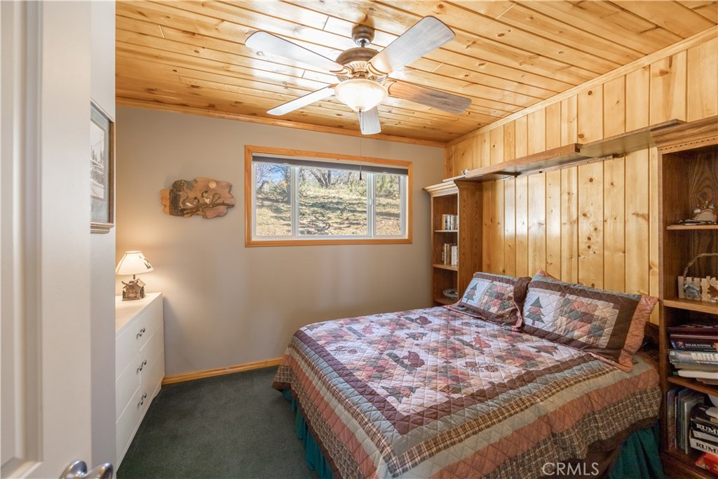 43656 Ridge Crest