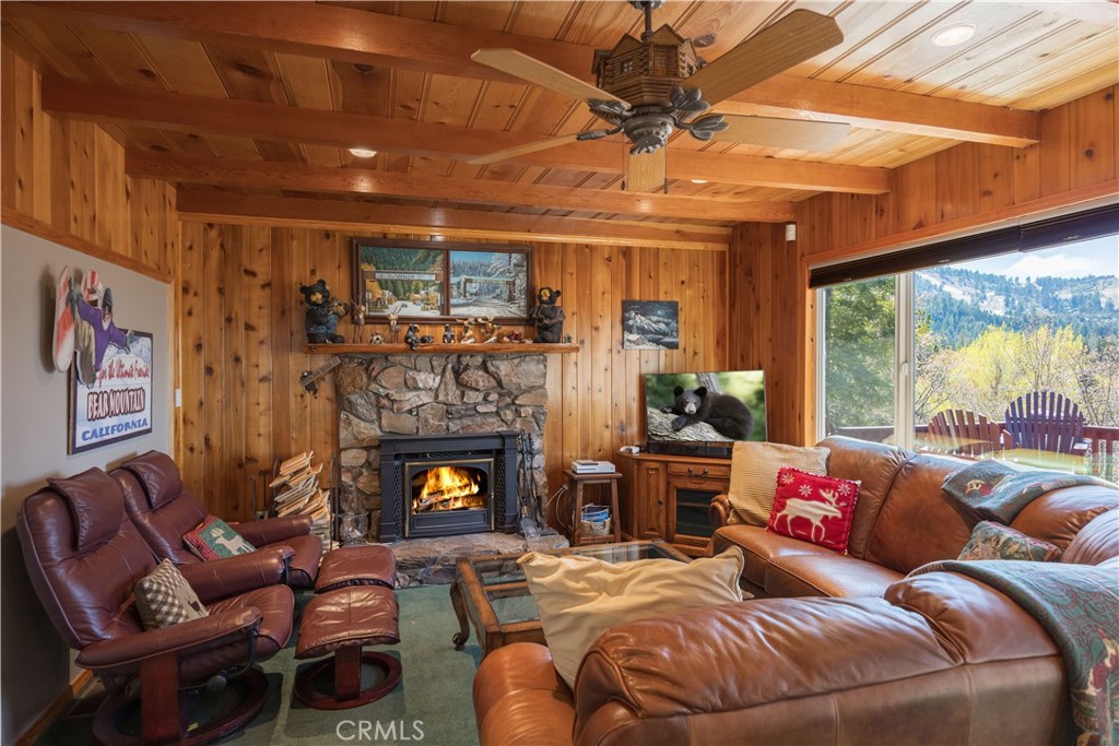 43656 Ridge Crest