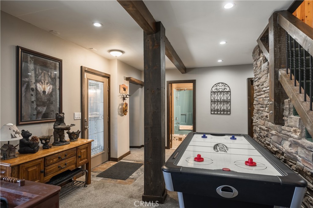 43656 Ridge Crest