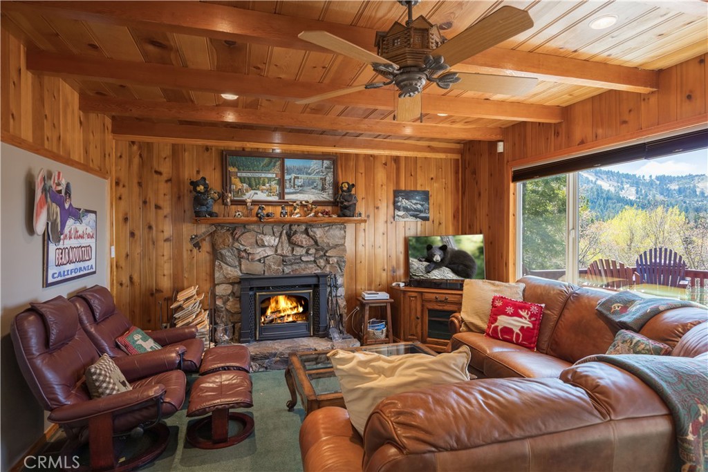43656 Ridge Crest