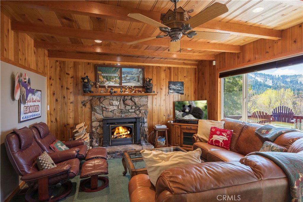 43656 Ridge Crest
