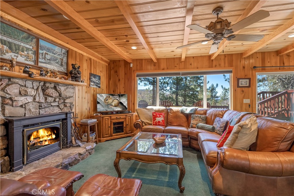 43656 Ridge Crest