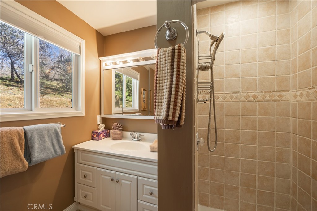 43656 Ridge Crest