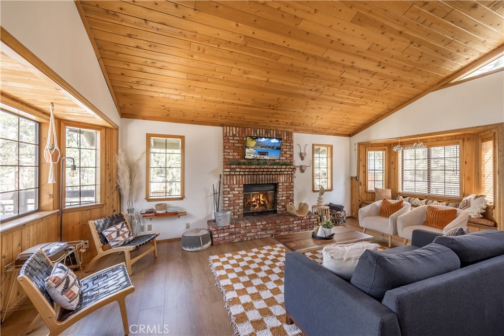 42672 Juniper Drive