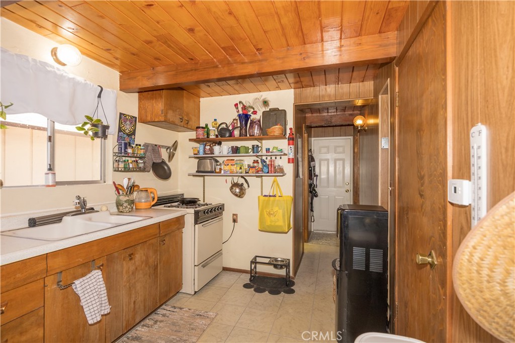 33075 Blue Bird Lane