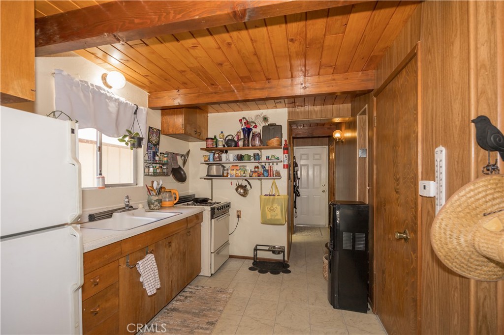 33075 Blue Bird Lane