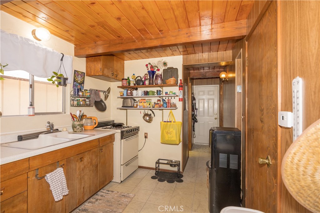33075 Blue Bird Lane