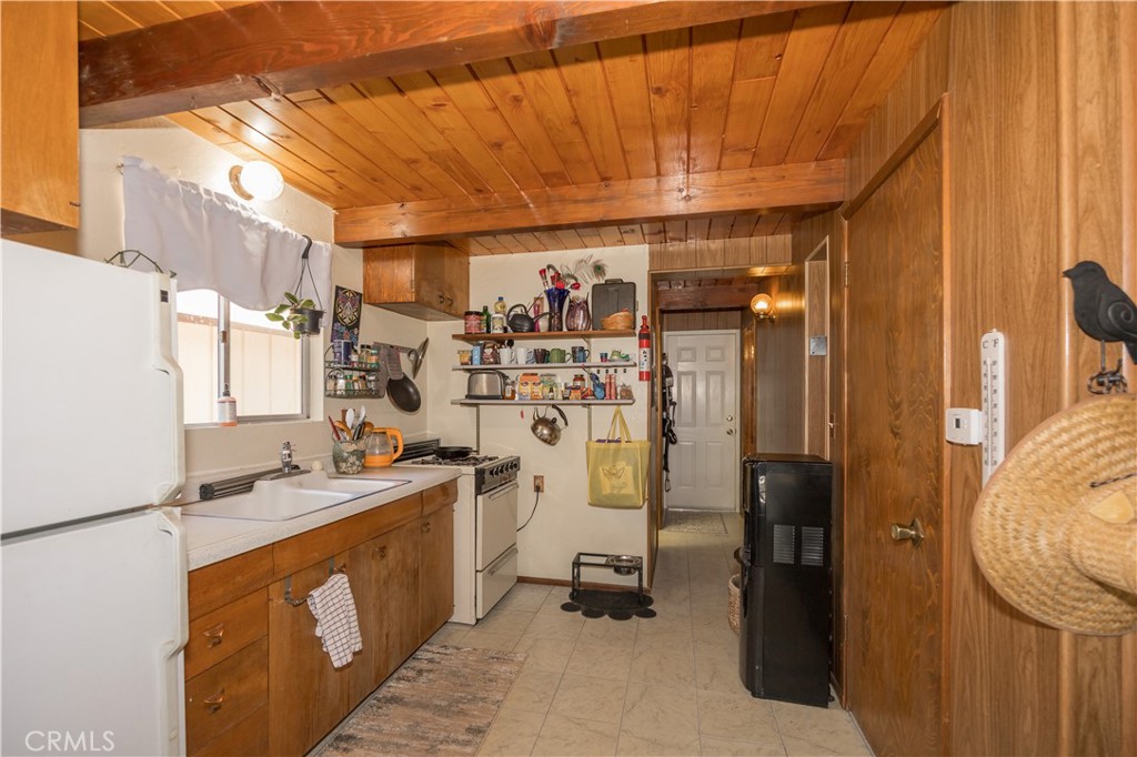 33075 Blue Bird Lane
