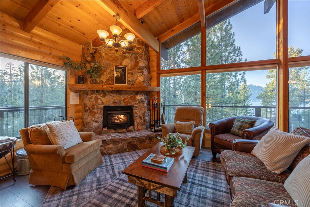 752 Cove Drive