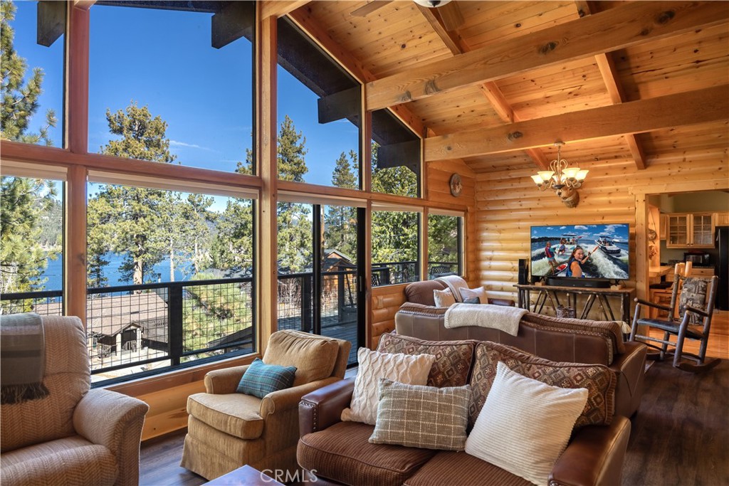 752 Cove Drive