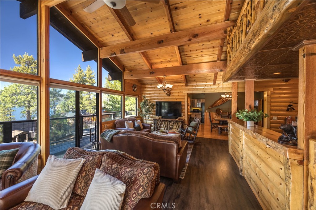 752 Cove Drive