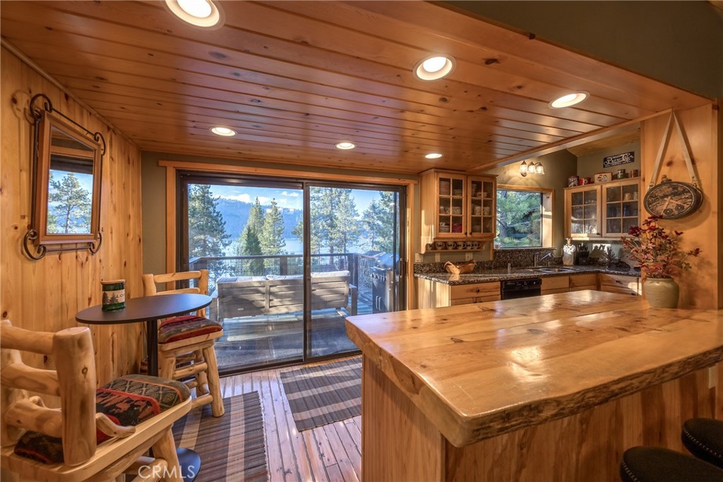 752 Cove Drive
