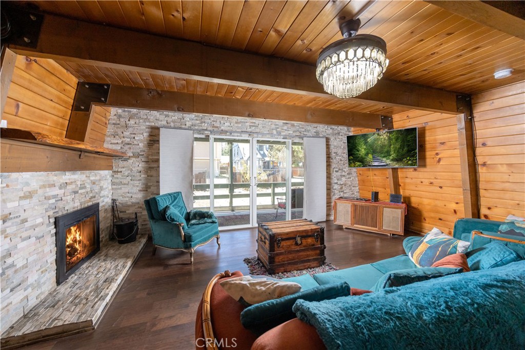 445 Elysian Boulevard