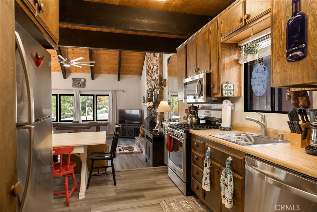 39945 Trail Of The Whispering Pines