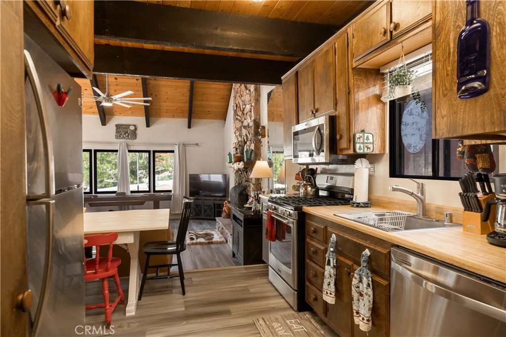 39945 Trail Of The Whispering Pines