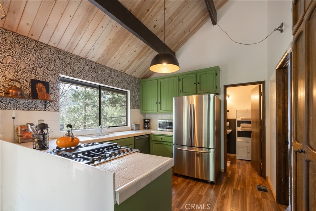 26645 Lake Forest