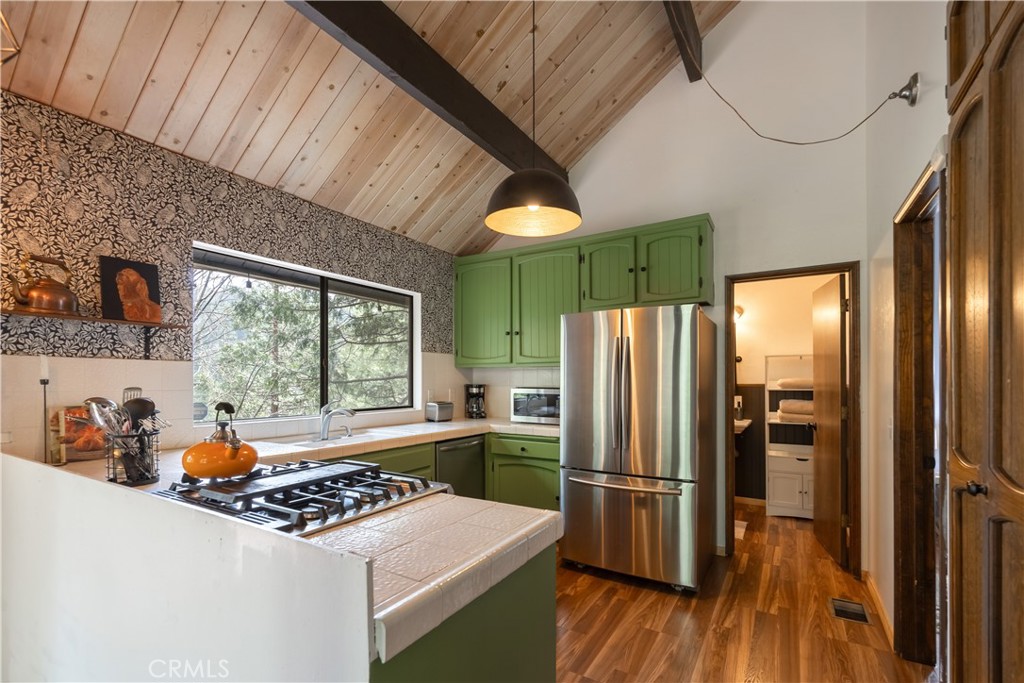 26645 Lake Forest