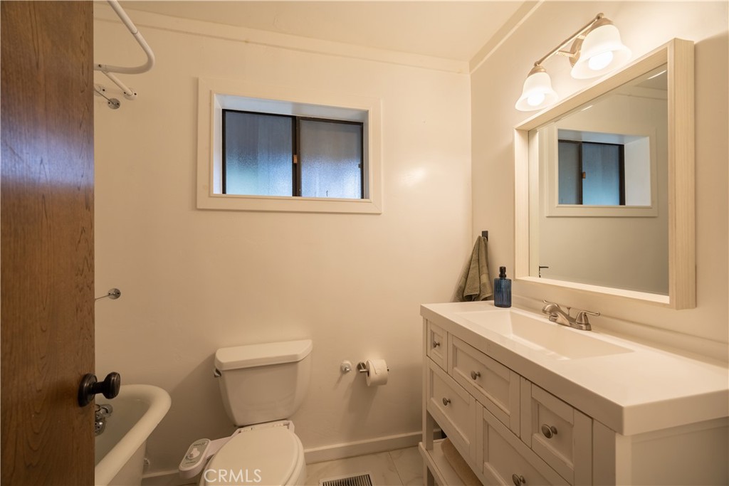 26645 Lake Forest