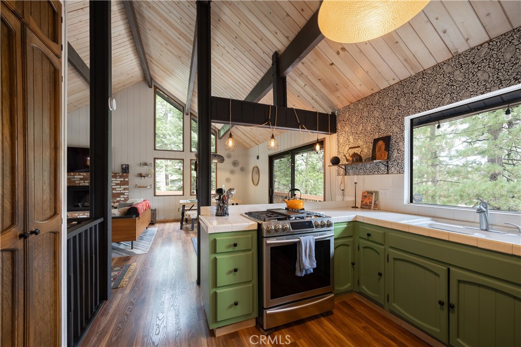 26645 Lake Forest