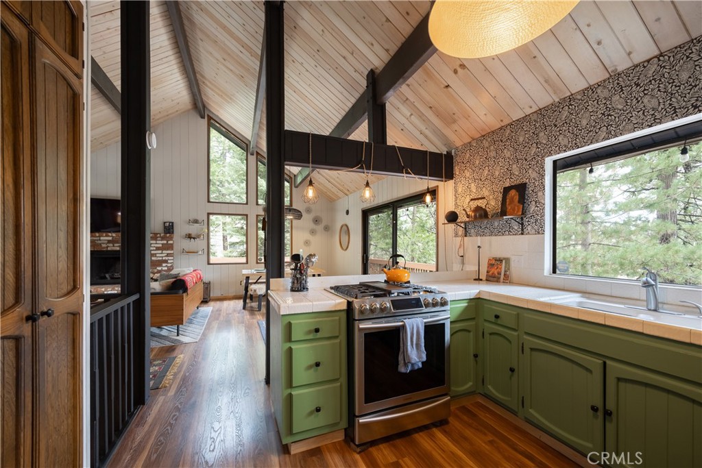 26645 Lake Forest