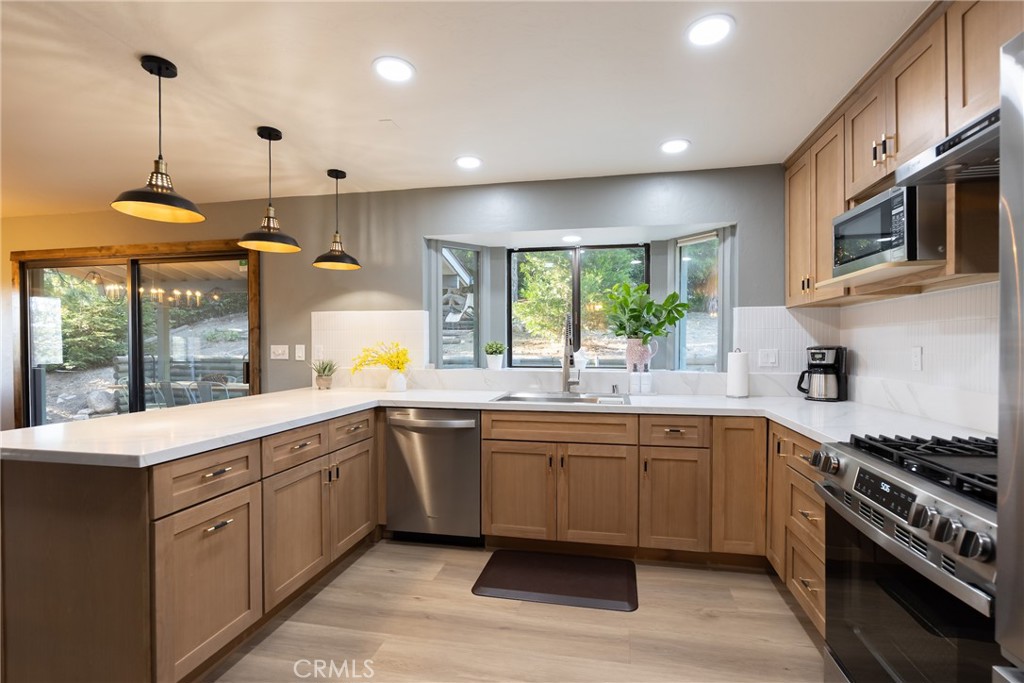27808 Alpen Drive