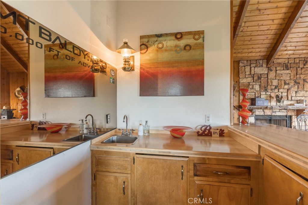 27808 Alpen Drive