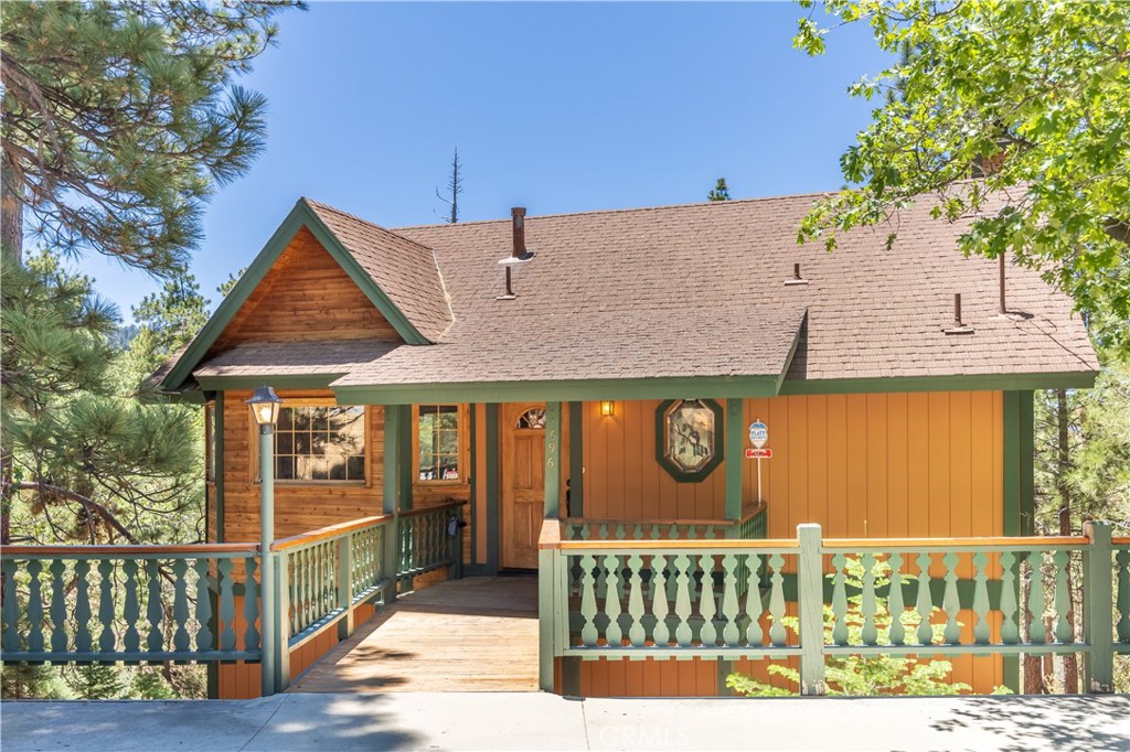 696 Menlo Drive