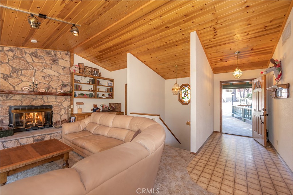 696 Menlo Drive