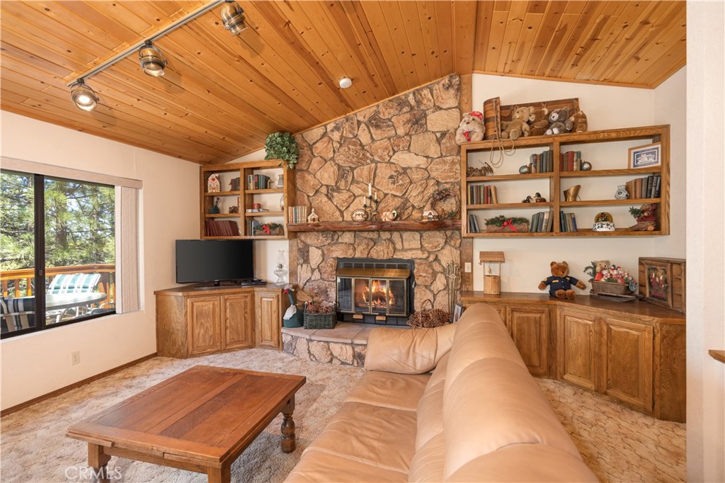 696 Menlo Drive