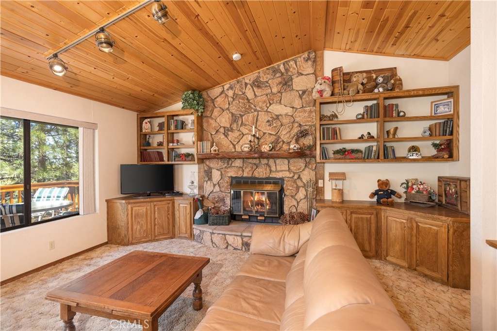 696 Menlo Drive