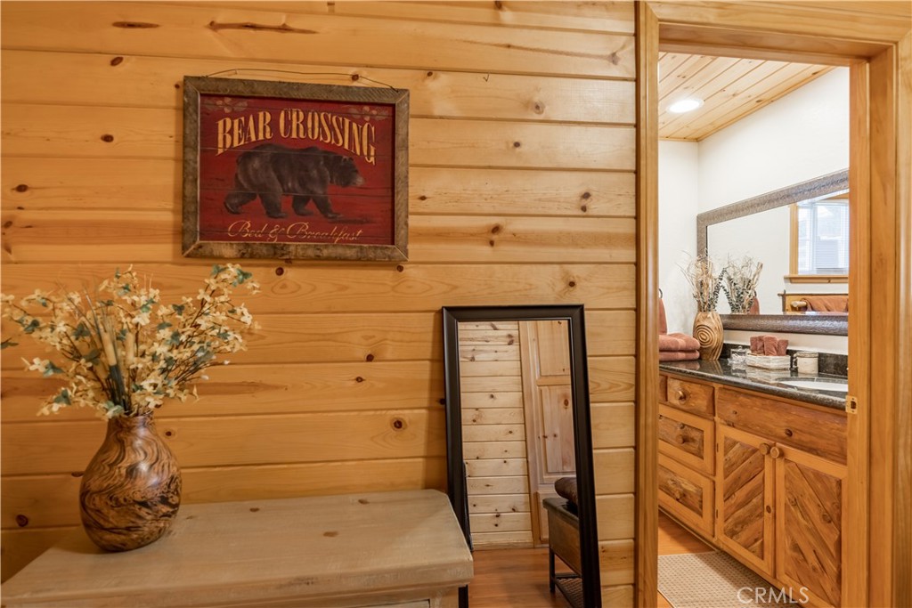 40356 Cliff Lane