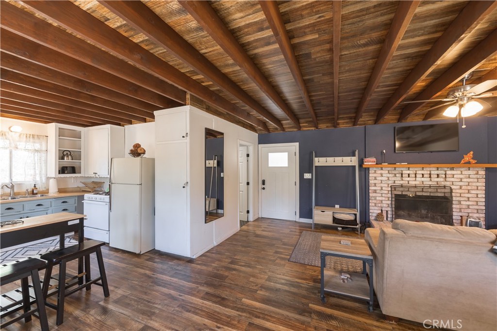 544 Vista Lane