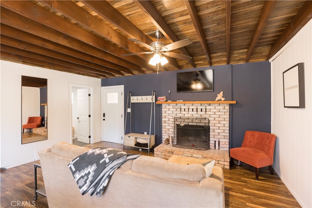 544 Vista Lane