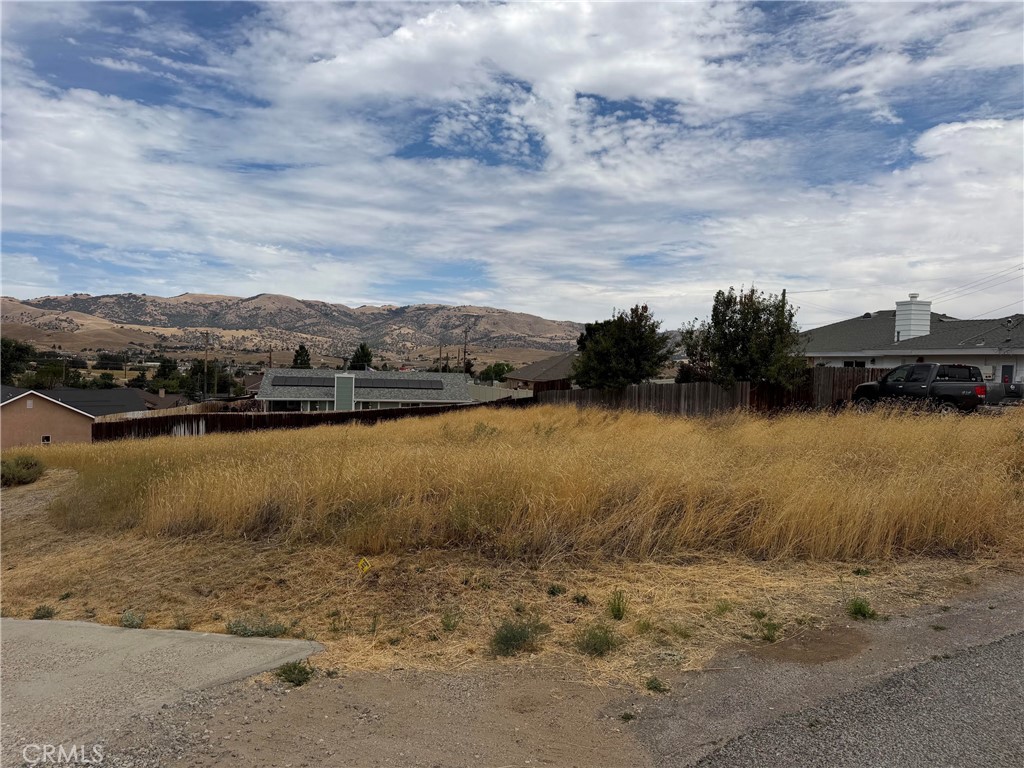 21105 Hillcrest Court