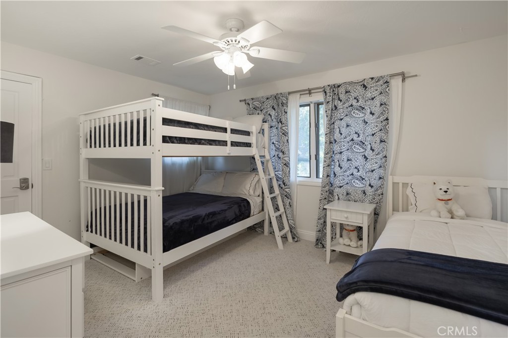 27598 Meadow Bay