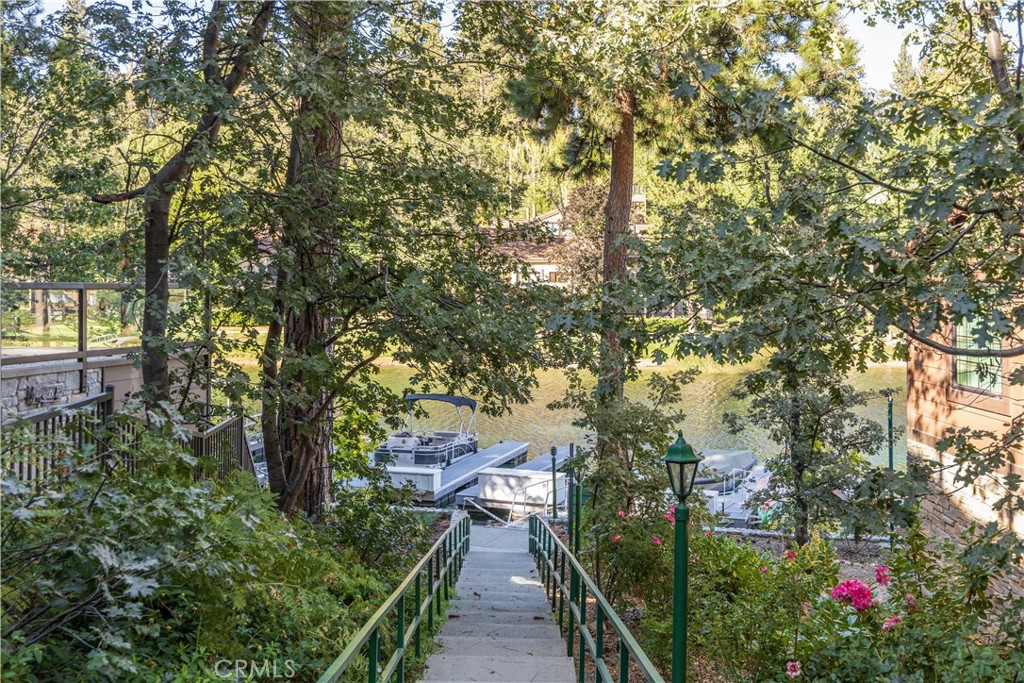 27598 Meadow Bay
