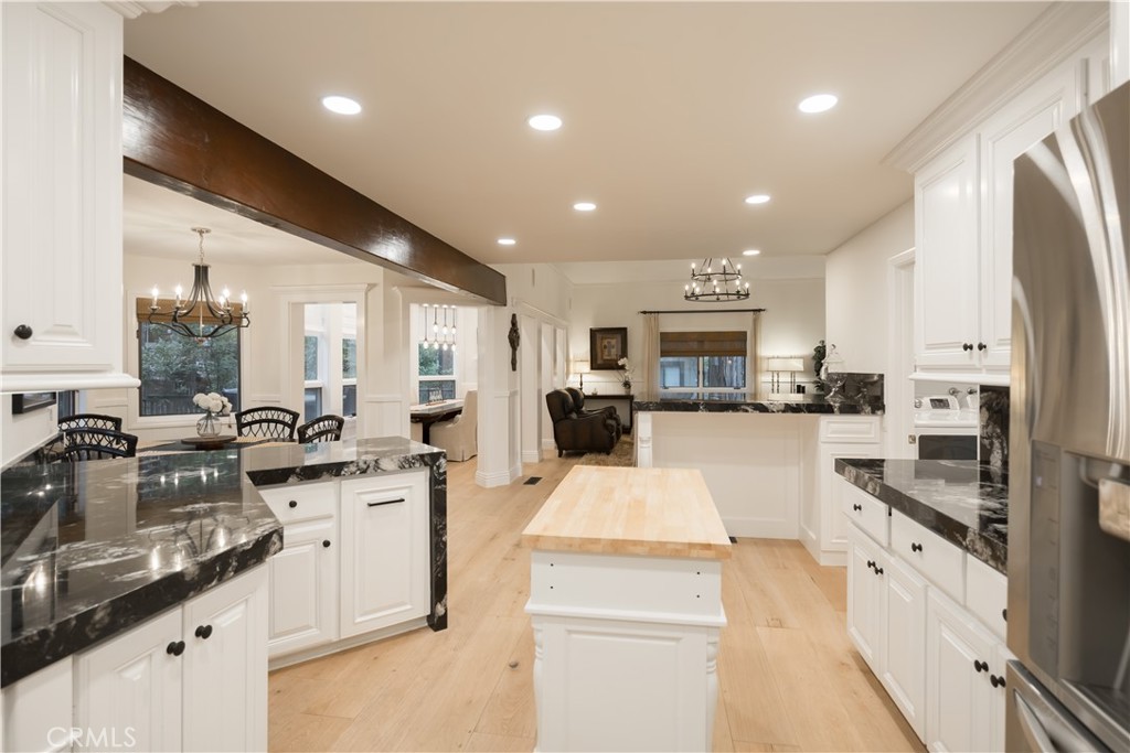 27598 Meadow Bay