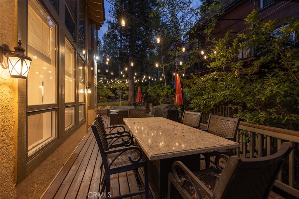 27598 Meadow Bay