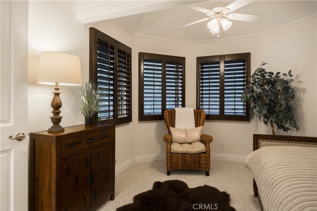 27598 Meadow Bay