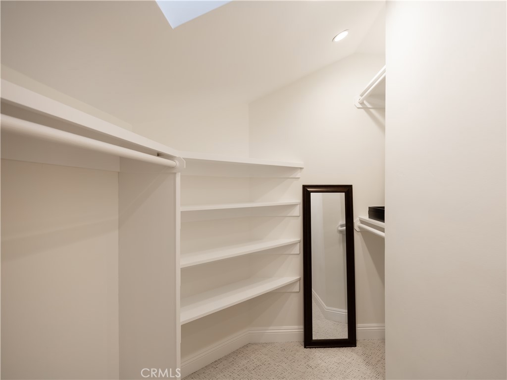 27598 Meadow Bay
