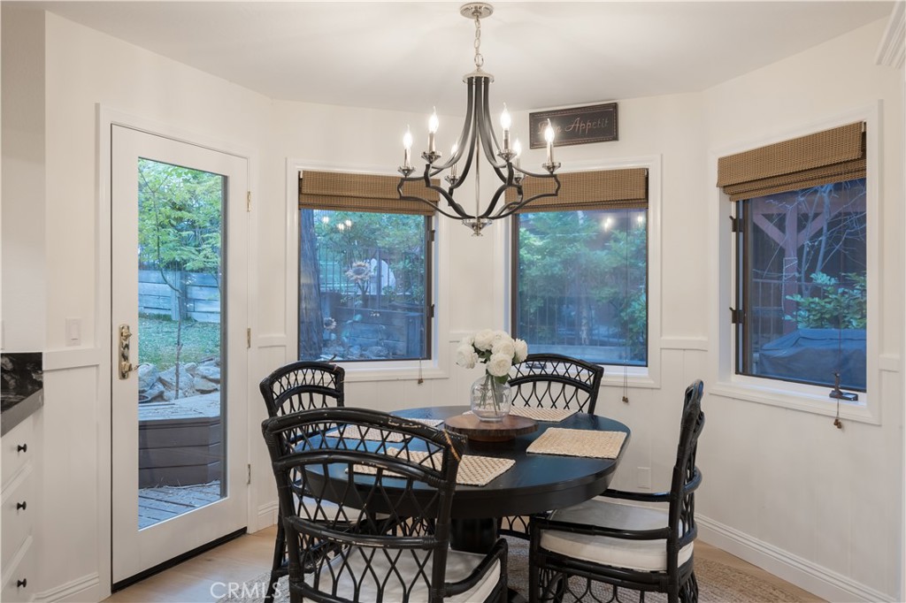 27598 Meadow Bay