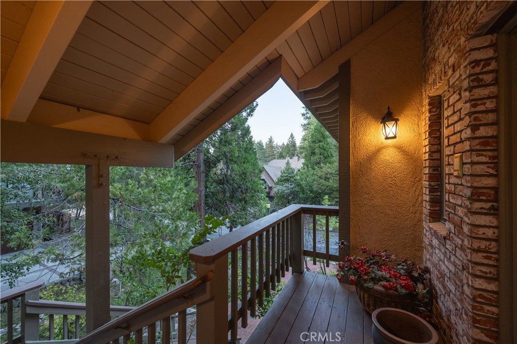27598 Meadow Bay
