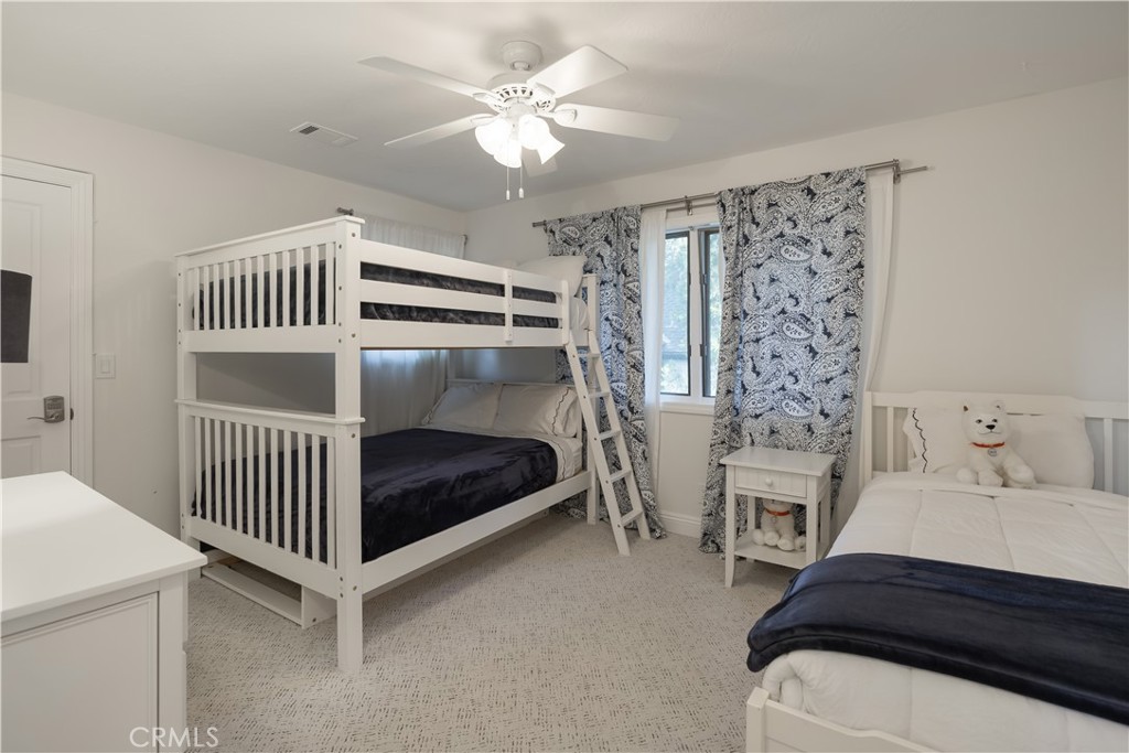 27598 Meadow Bay