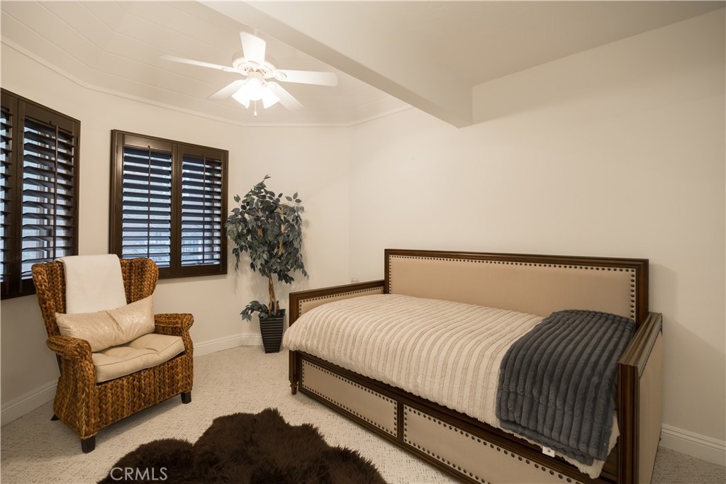 27598 Meadow Bay