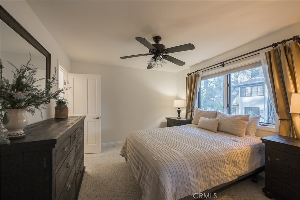 27598 Meadow Bay