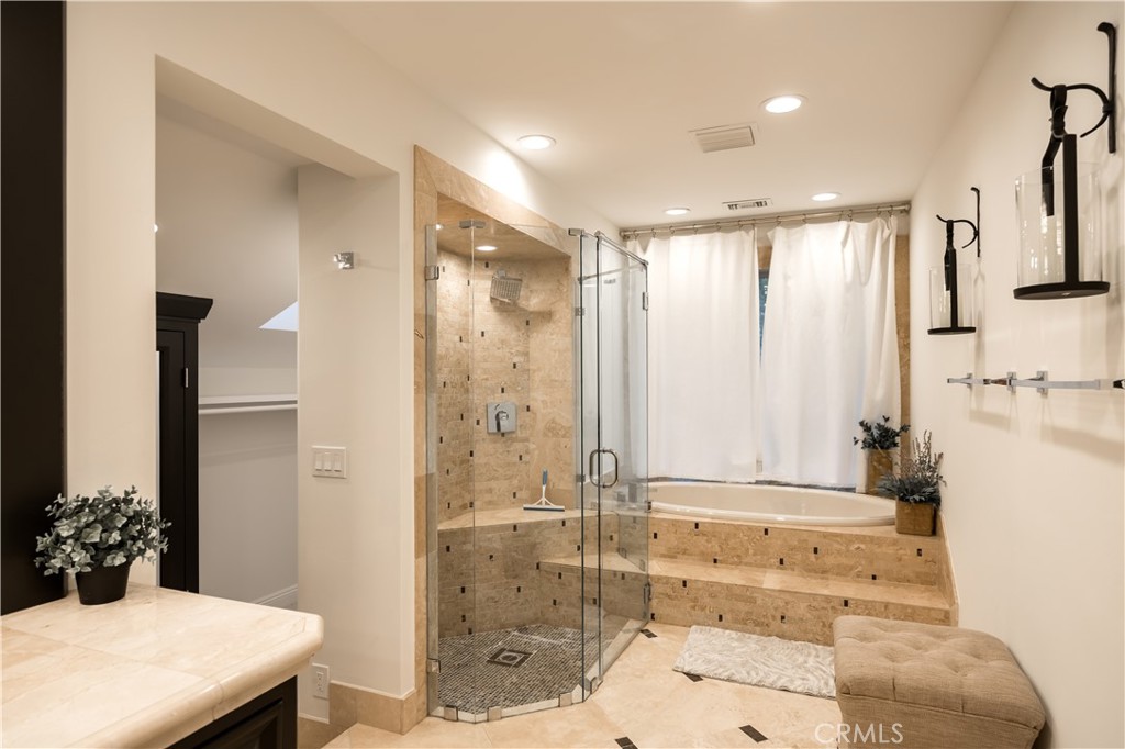 27598 Meadow Bay