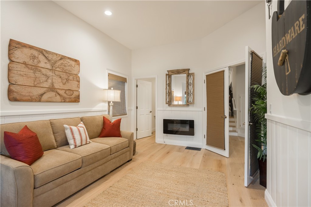 27598 Meadow Bay