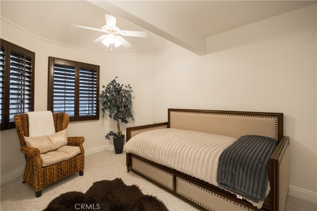 27598 Meadow Bay