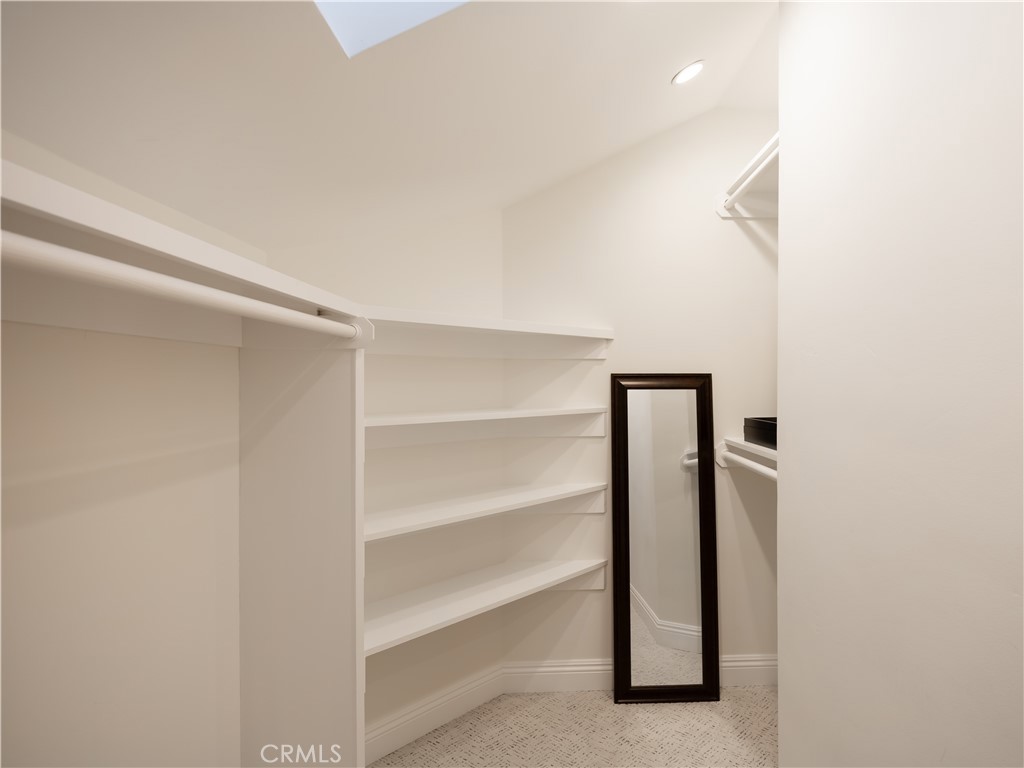 27598 Meadow Bay