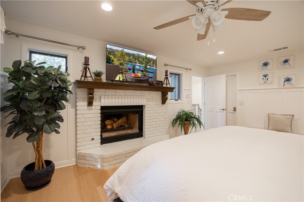 27598 Meadow Bay